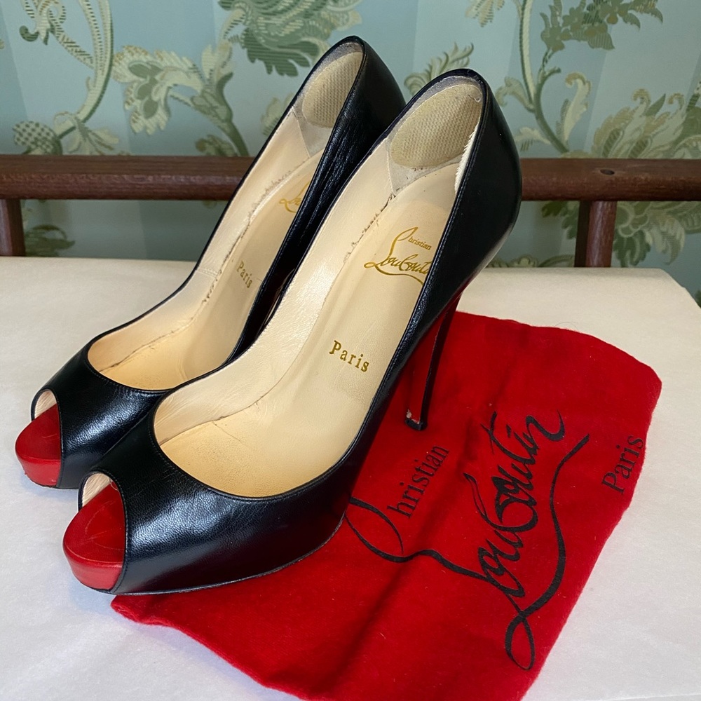 Christian Louboutin Black Peep-Toe Heels; Sz 38/8